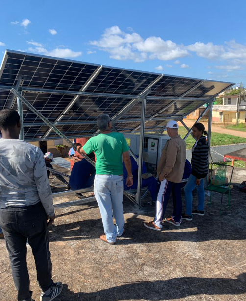 Energía solar ilumina el hogar materno de Jovellanos Enelico Energía Solar Ibague, Colombia