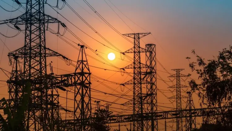 Transición energética en Colombia: los retos para garantizar energía limpia y confiable hacia adelante Enelico Energía Solar Ibague, Colombia