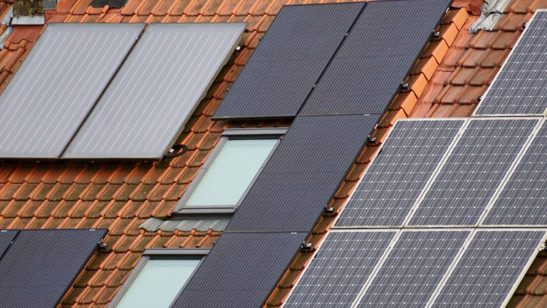 Una familia instala paneles solares en su casa y no dan crédito cuando llega la primera factura de la luz: « No estábamos locos » Enelico Energía Solar Ibague, Colombia